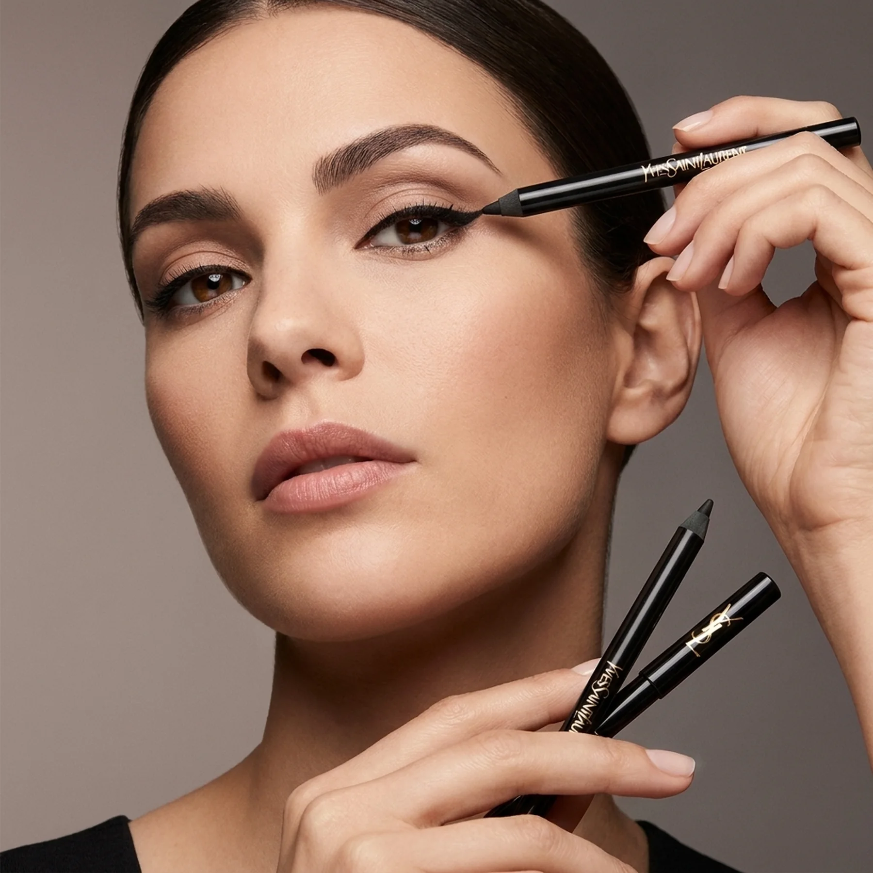 Контурный карандаш Yves Saint Laurent Lines Liberated 24H Waterproof Eyeliner 1.2 г 01 Unbridled Black