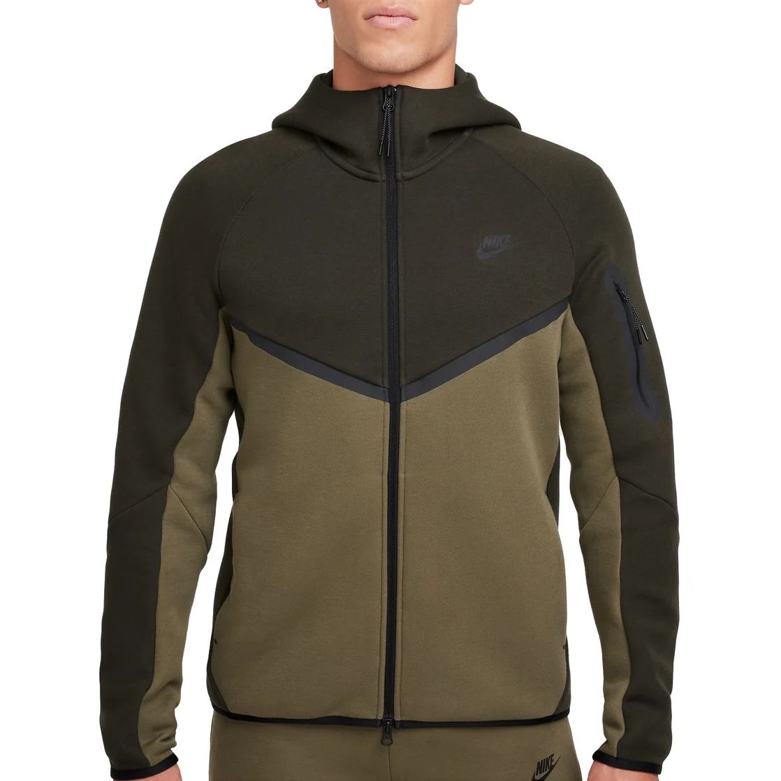 Оливковий костюм Nike Windrunner Tech