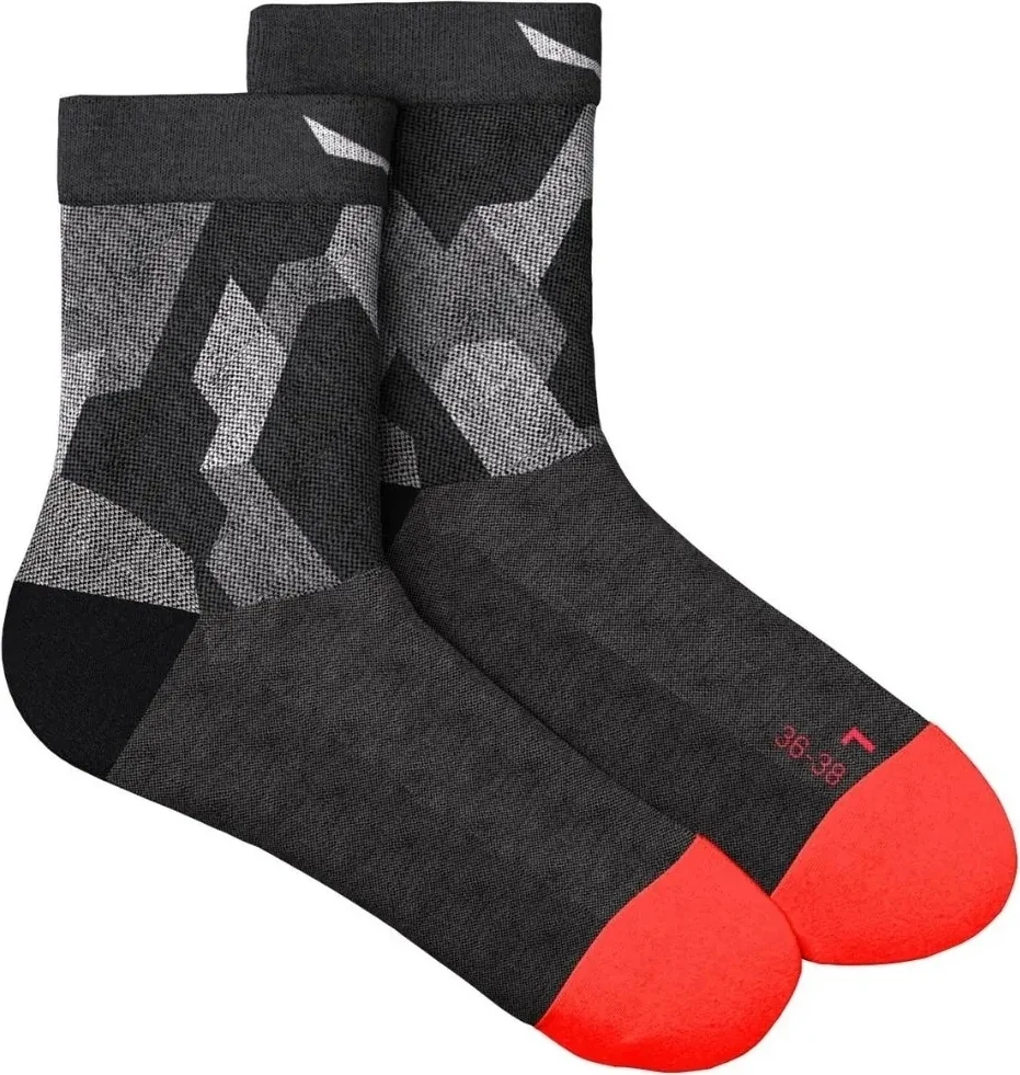 Шкарпетки ж Salewa PEDROC CAMO AM W QRT SOCK 69040 0911 - 39-41 - чорний