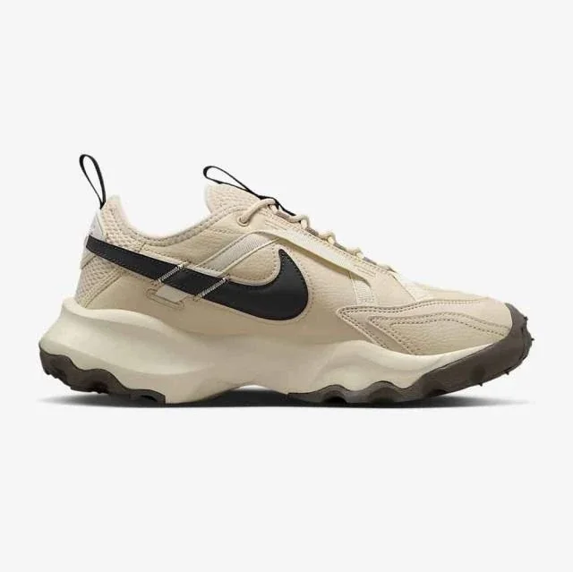Кросівки жіночі Nike TC 7900 DD9682-200, 36