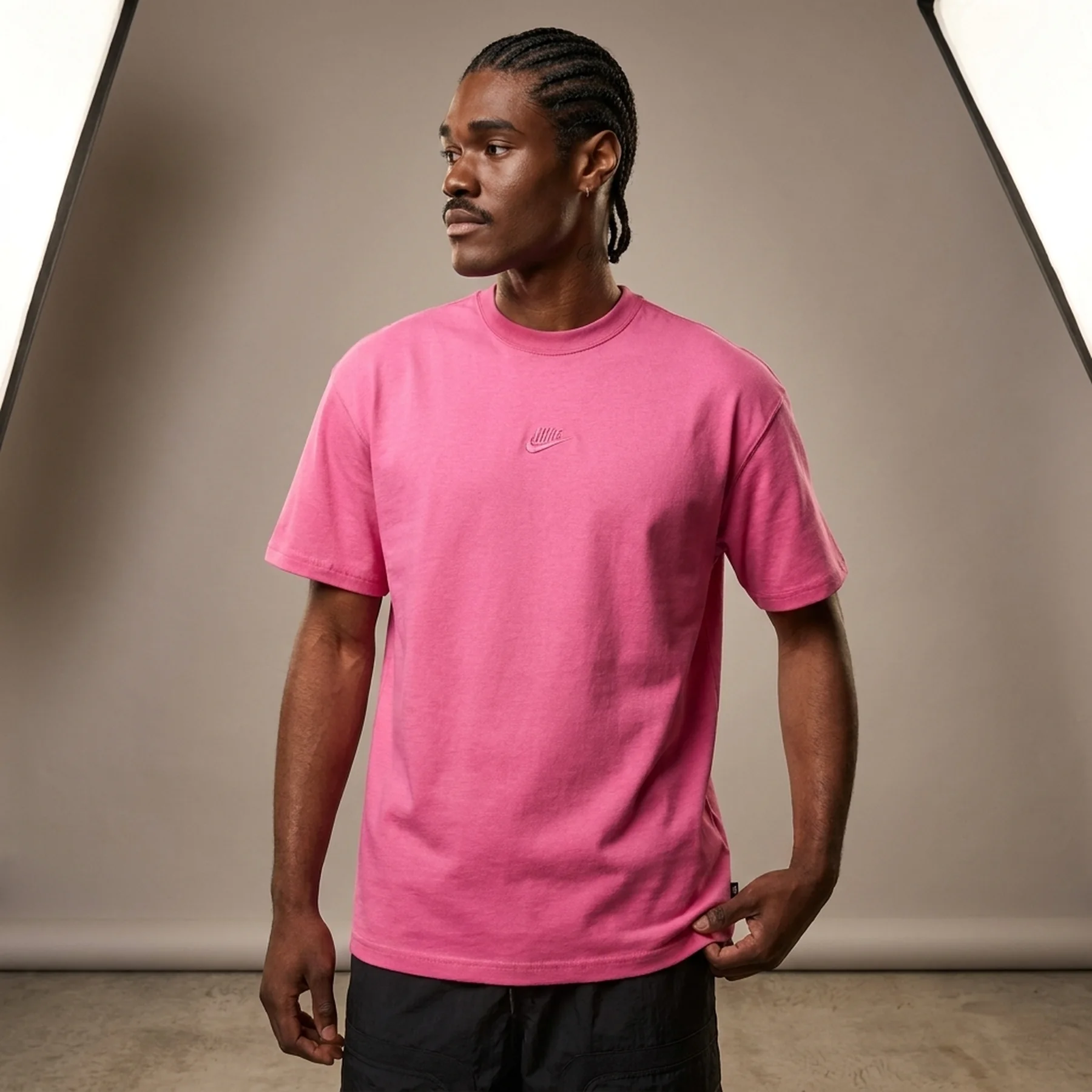 Футболка Nike Sportswear Premium Essential Tee DO7392-623