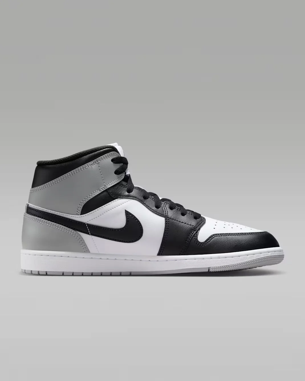 Кросівки чоловічі Air Jordan 1 Mid DQ8426-101, 40