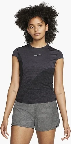 Футболка жіноча Nike Dri-Fit Run Division DX0199-015, XS