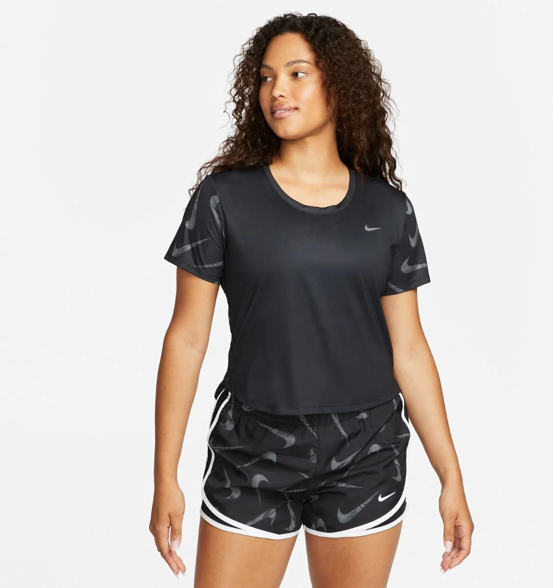 Жіноча футболка Nike W Dri-Fit Swoosh Aop Ss Crop FB4681-010, M
