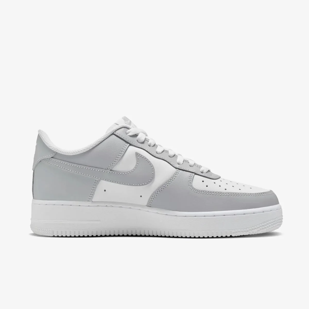 Чоловічі кросівки NIKE AIR FORCE 1 07 FD9763-101, 42