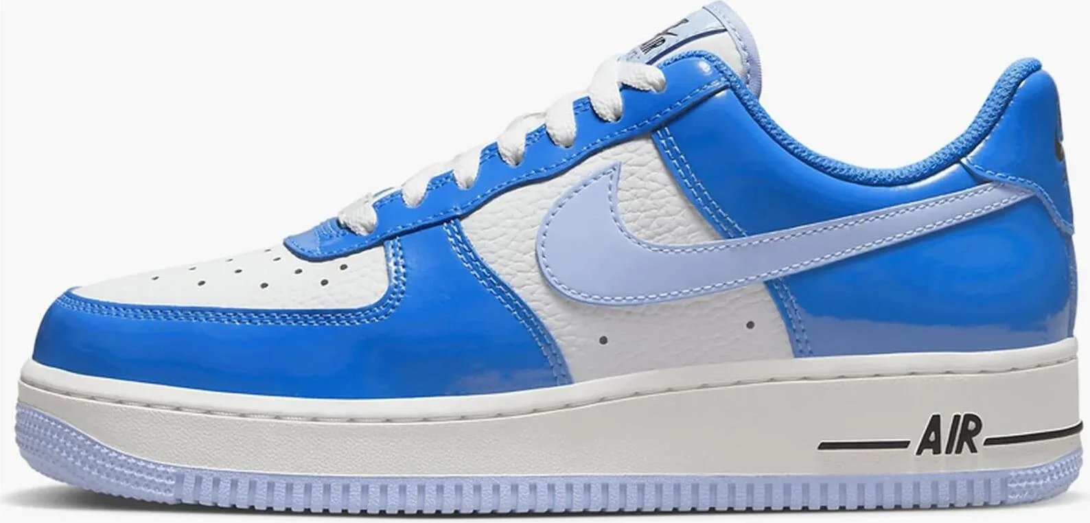 Кросівки жіночі Nike Air Force 1 07 FJ4801-400, 36