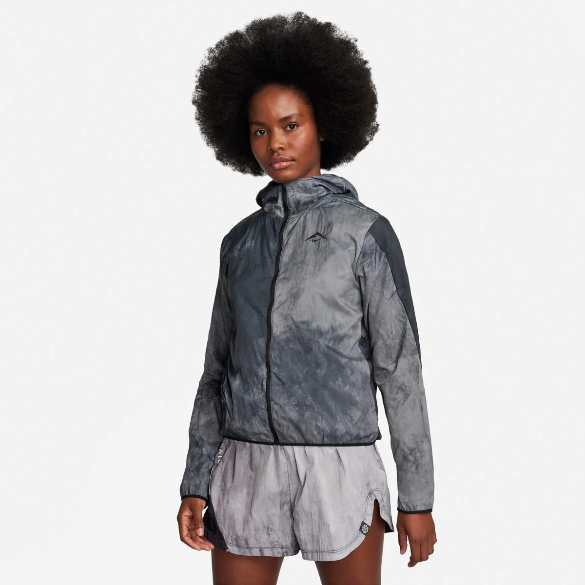 Жіноча вітровка Nike W Trail Repel Jkt FN6853-010, M