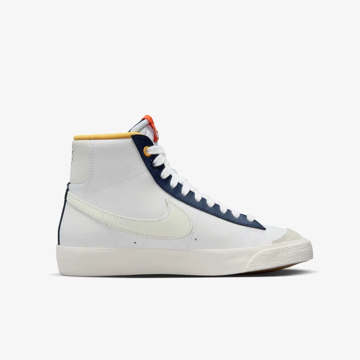 Підліткові кросівки Nike Blazer Mid 77 Bg FN6966-100, 37.5