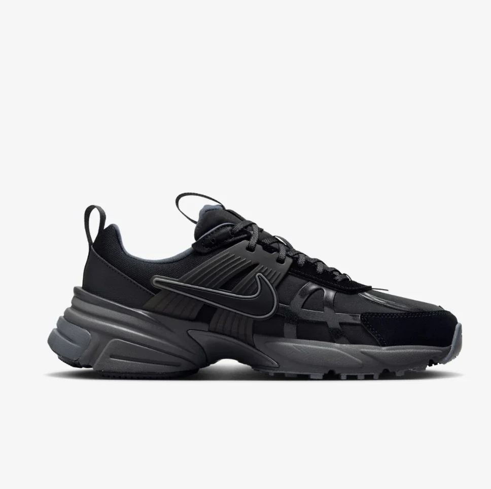 Кросівки жіночі NIKE W V2K RUN GTX FZ2622-001, 42.5