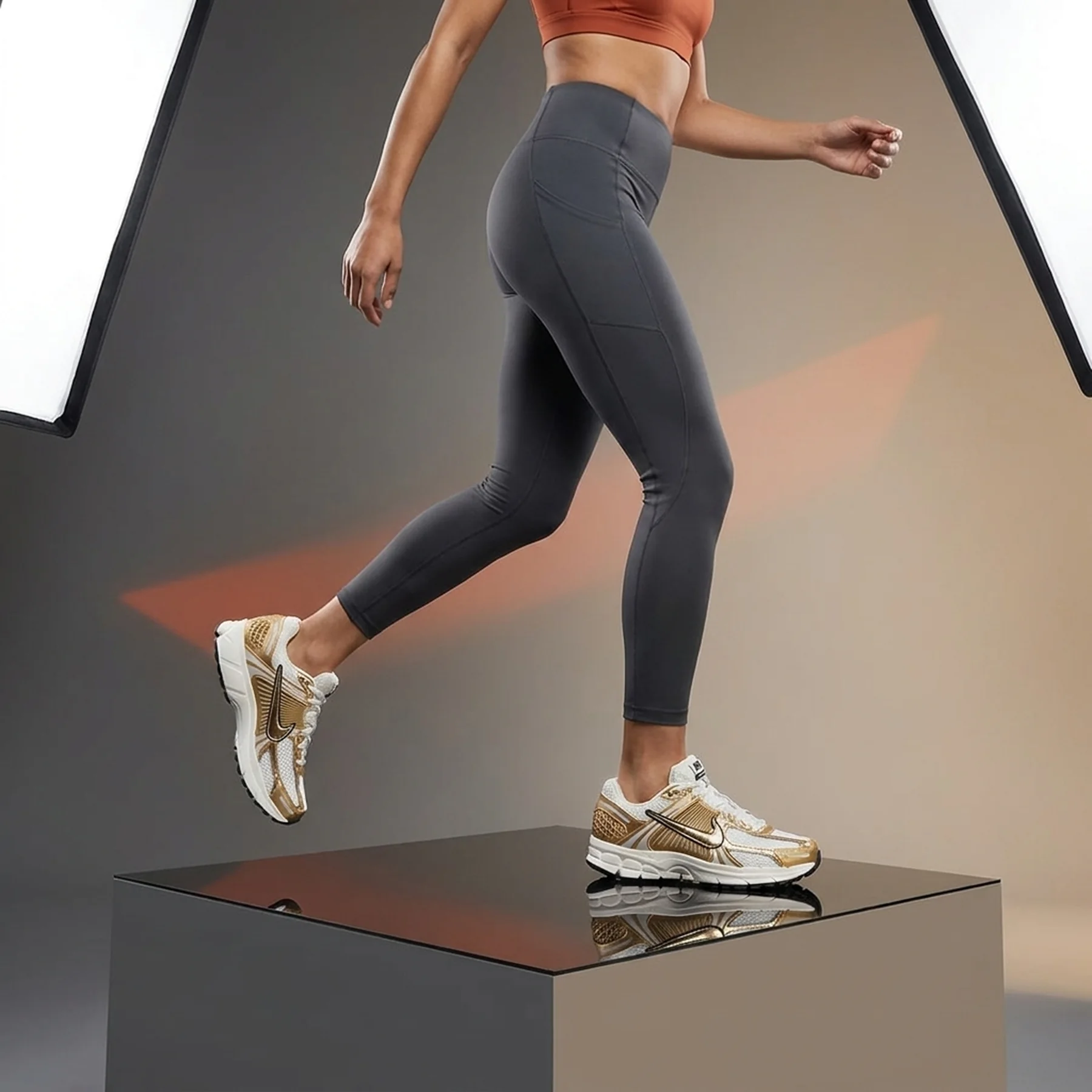 Nike Zoom Vomero 5 GLD — кросівки