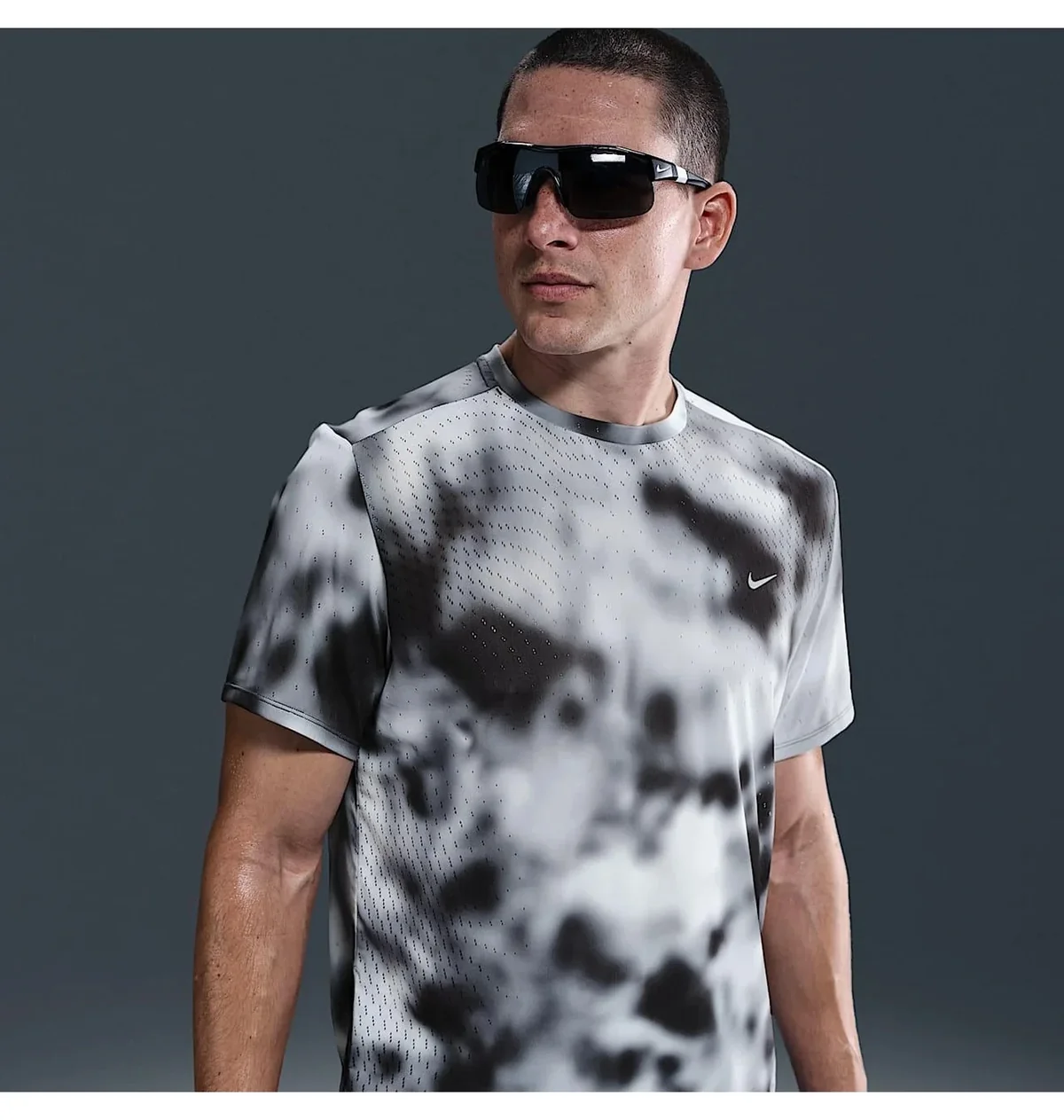 Футболка чоловіча Nike Dfadv Breathe HJ4148-010, L