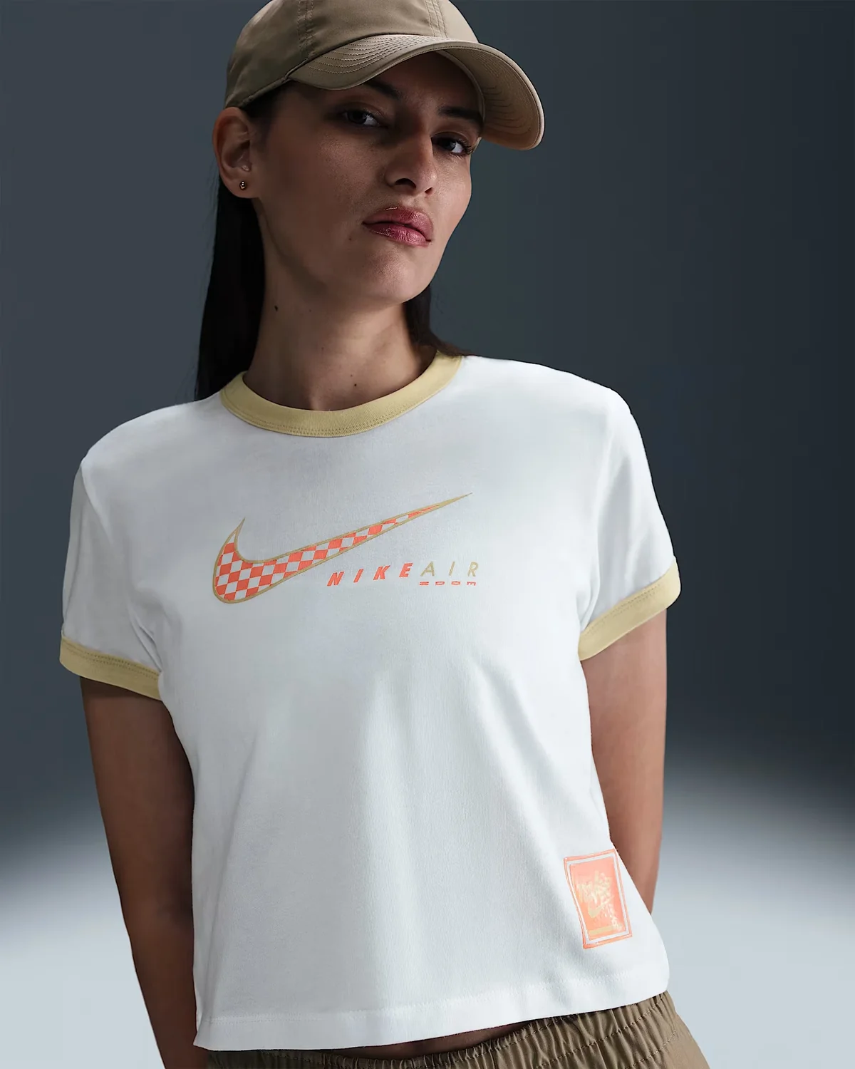 Жіноча футболка Nike Sportswear Club Moto Tee HQ1707-100, L