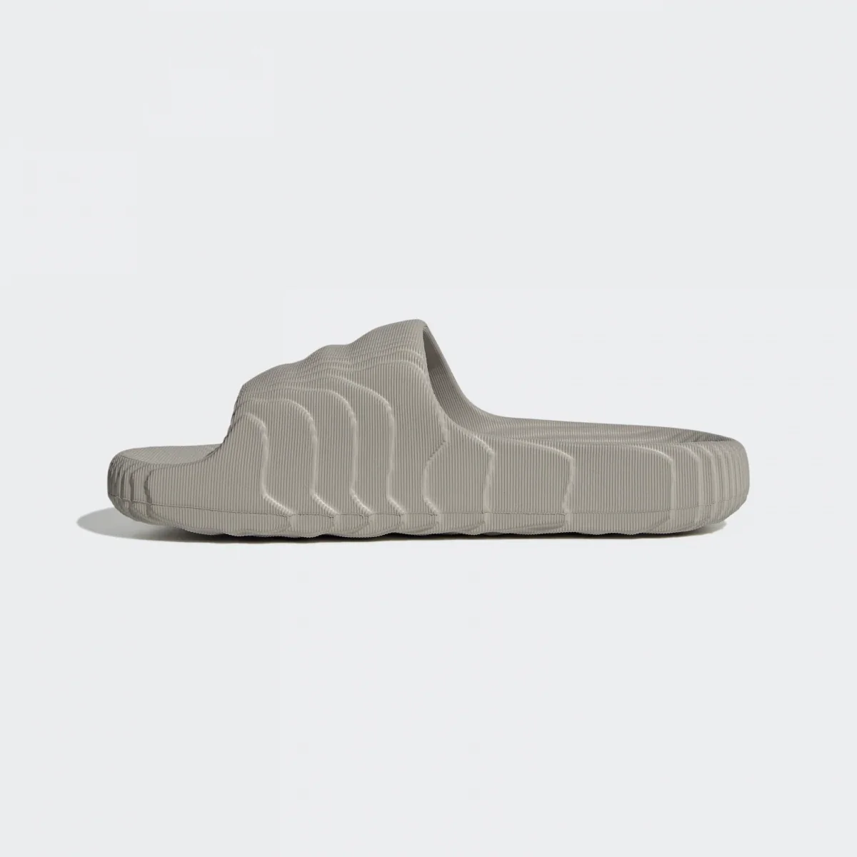 Adidas Adilette 22 — тапочки — фото 3