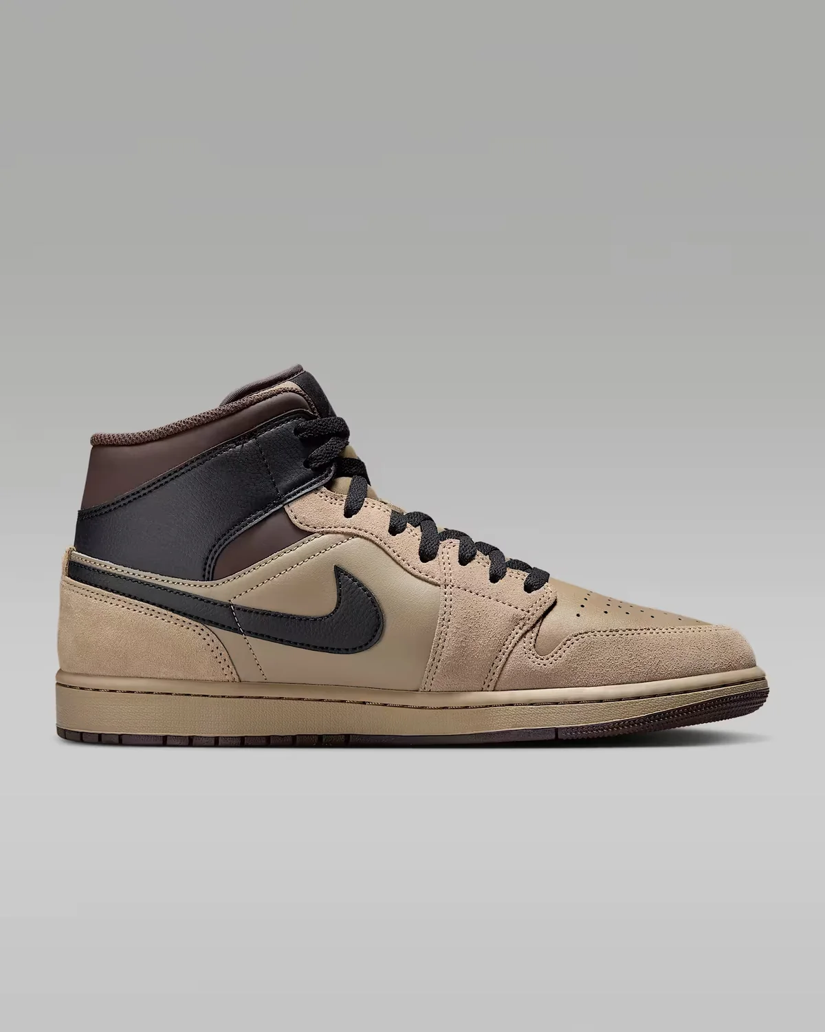 Кросівки чоловічі Air Jordan 1 Mid Men's Shoes HV6422-200, 47