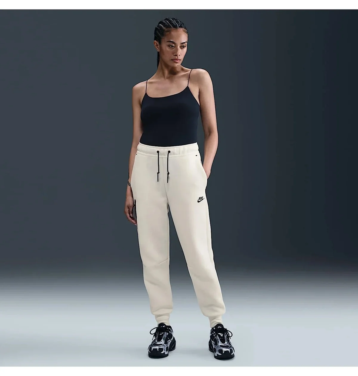 Штани жіночі NIKE W NSW TCH FLC MR JGGER 2 HV6779-133, S