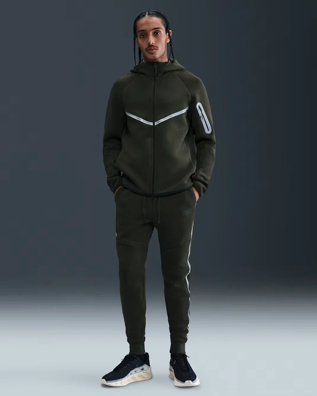 Штани чоловічі Nike Tech Flc Jggr Reflec Olive