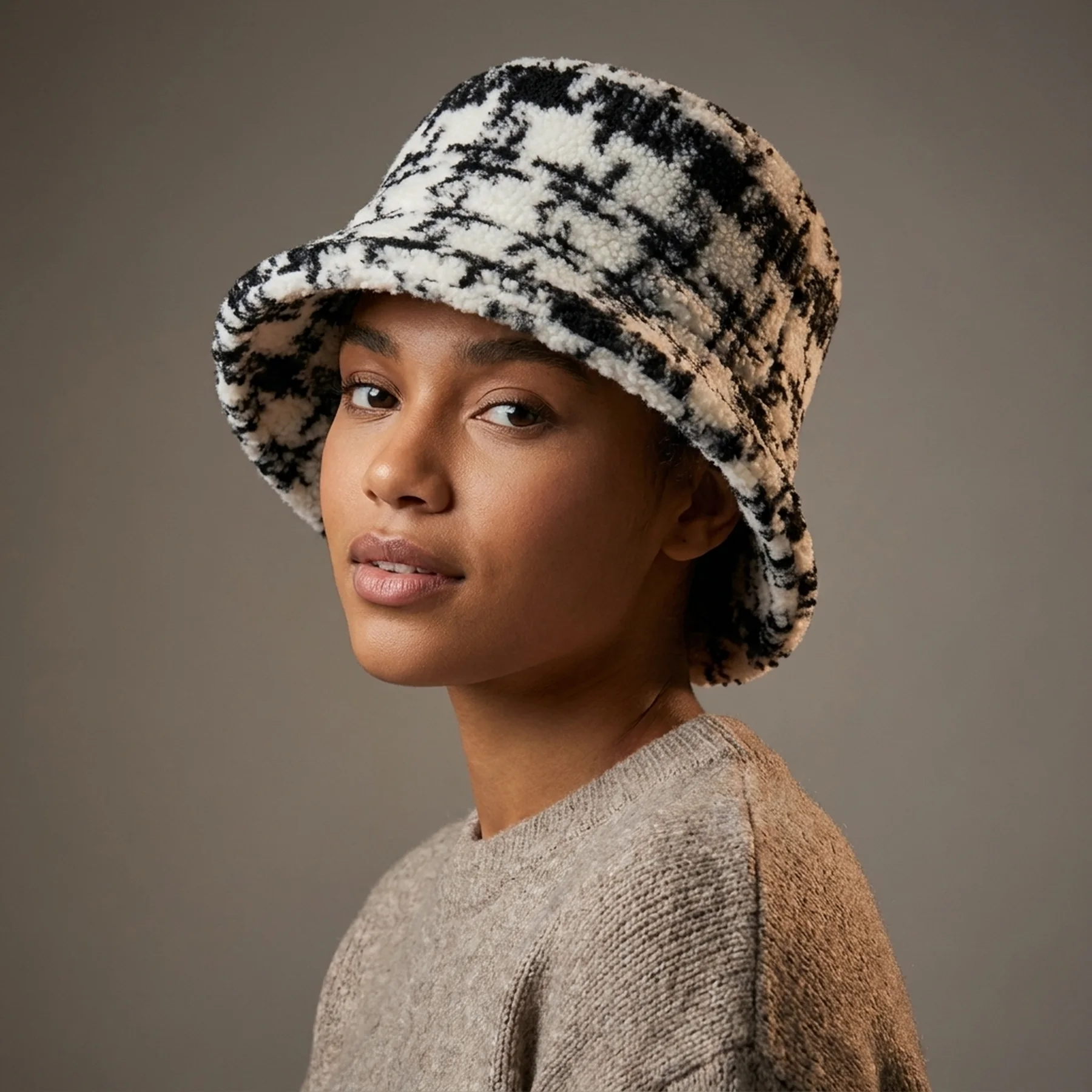 Панамка зимова ONLJANET TEDDY BUCKET HAT 15221176-Black-Checks:WHITE ONLY ONE SIZE Білий