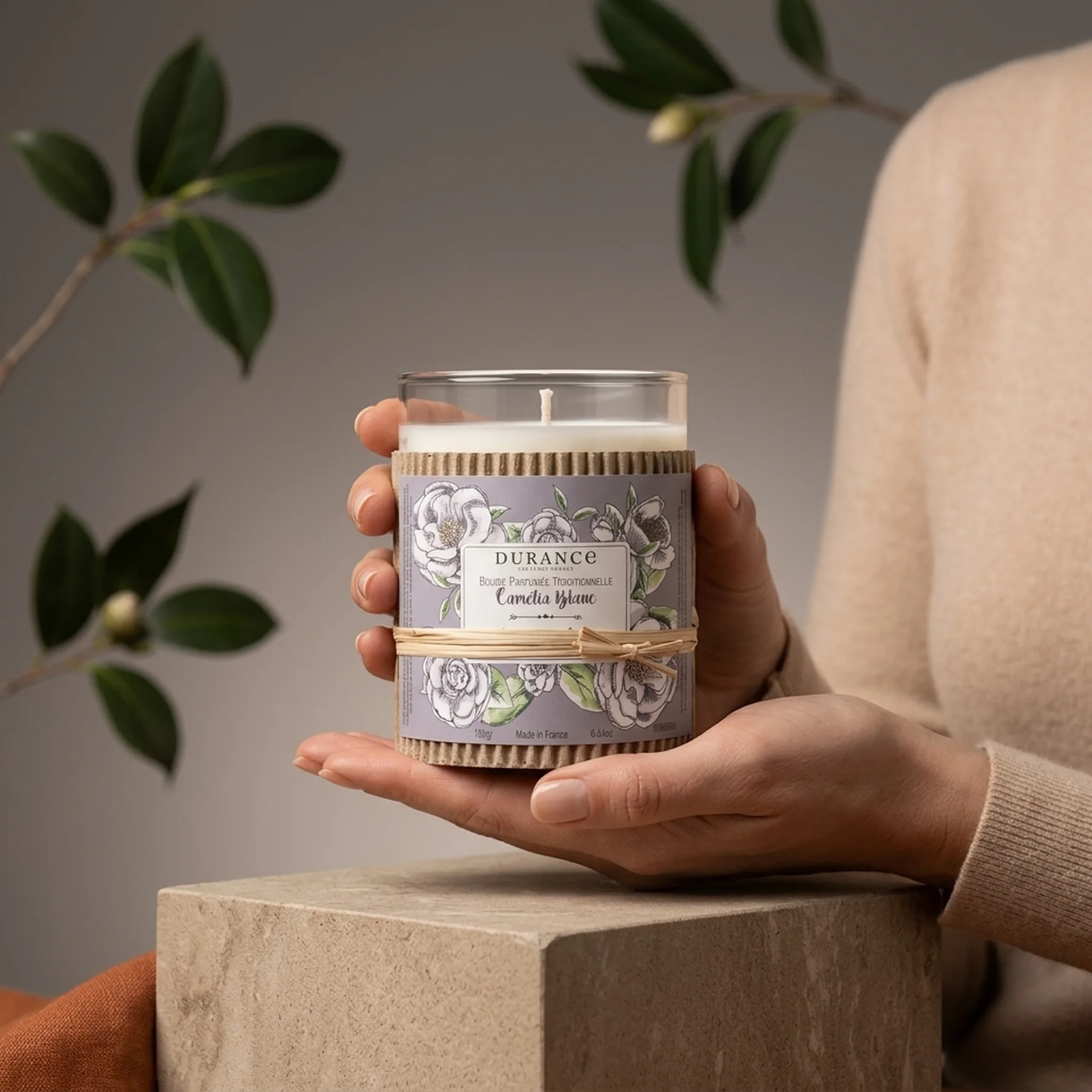 Парфюмированная свеча Durance Perfumed Handcraft Candle 180 г Біла камелія