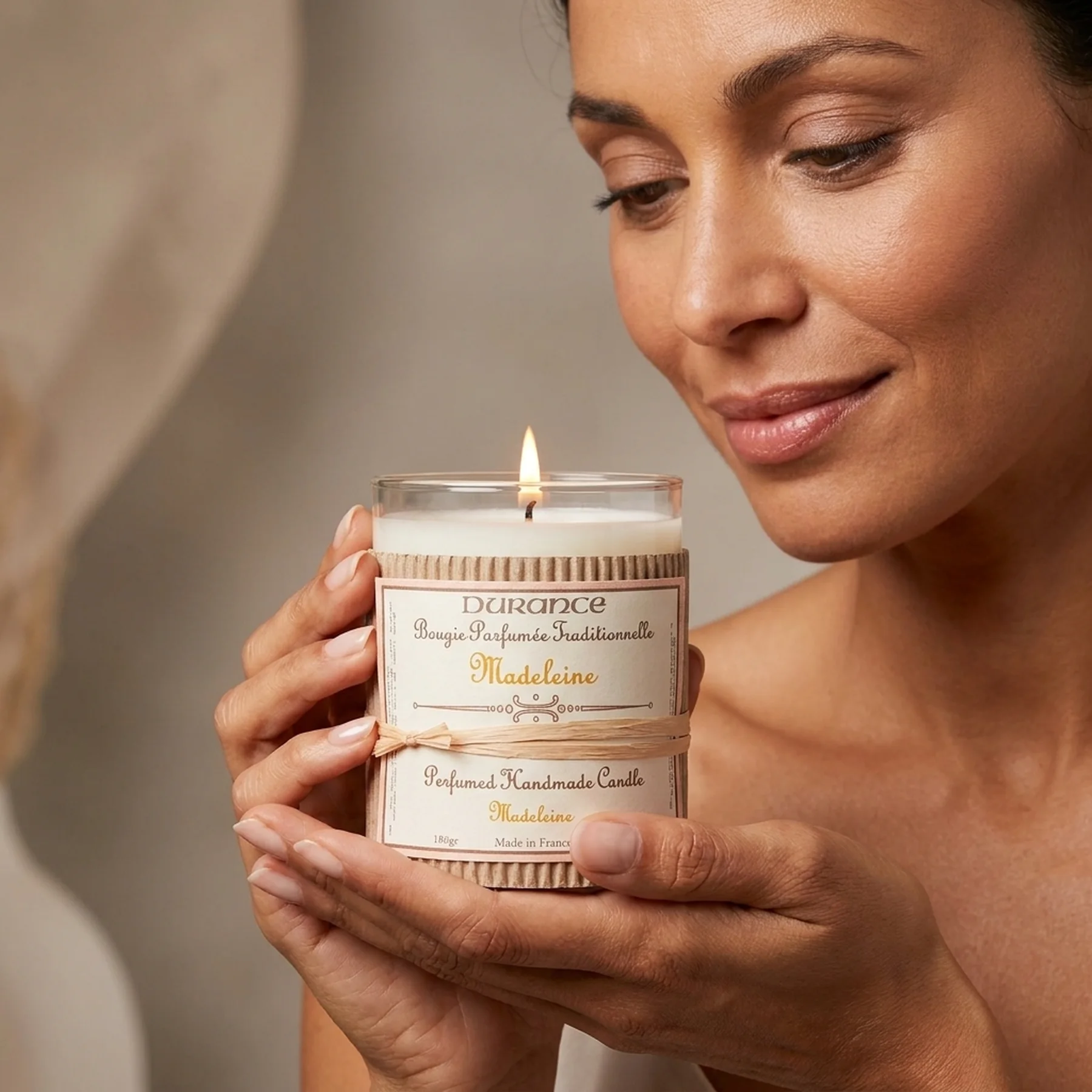 Парфюмированная свеча Durance Perfumed Handcraft Candle 180 г Madeleine