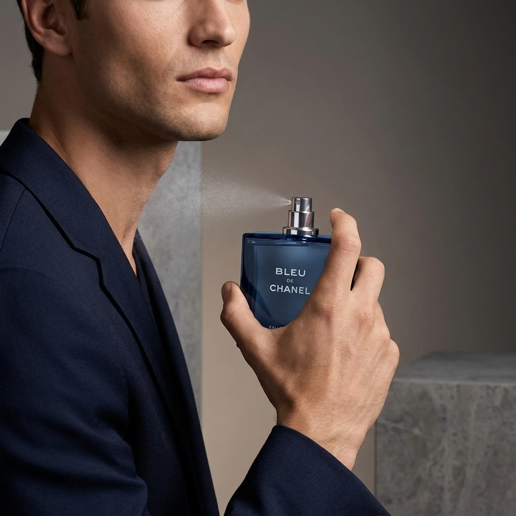 Парфюмированная вода для мужчин CHANEL Bleu De Chanel Eau De Parfum 100 мл