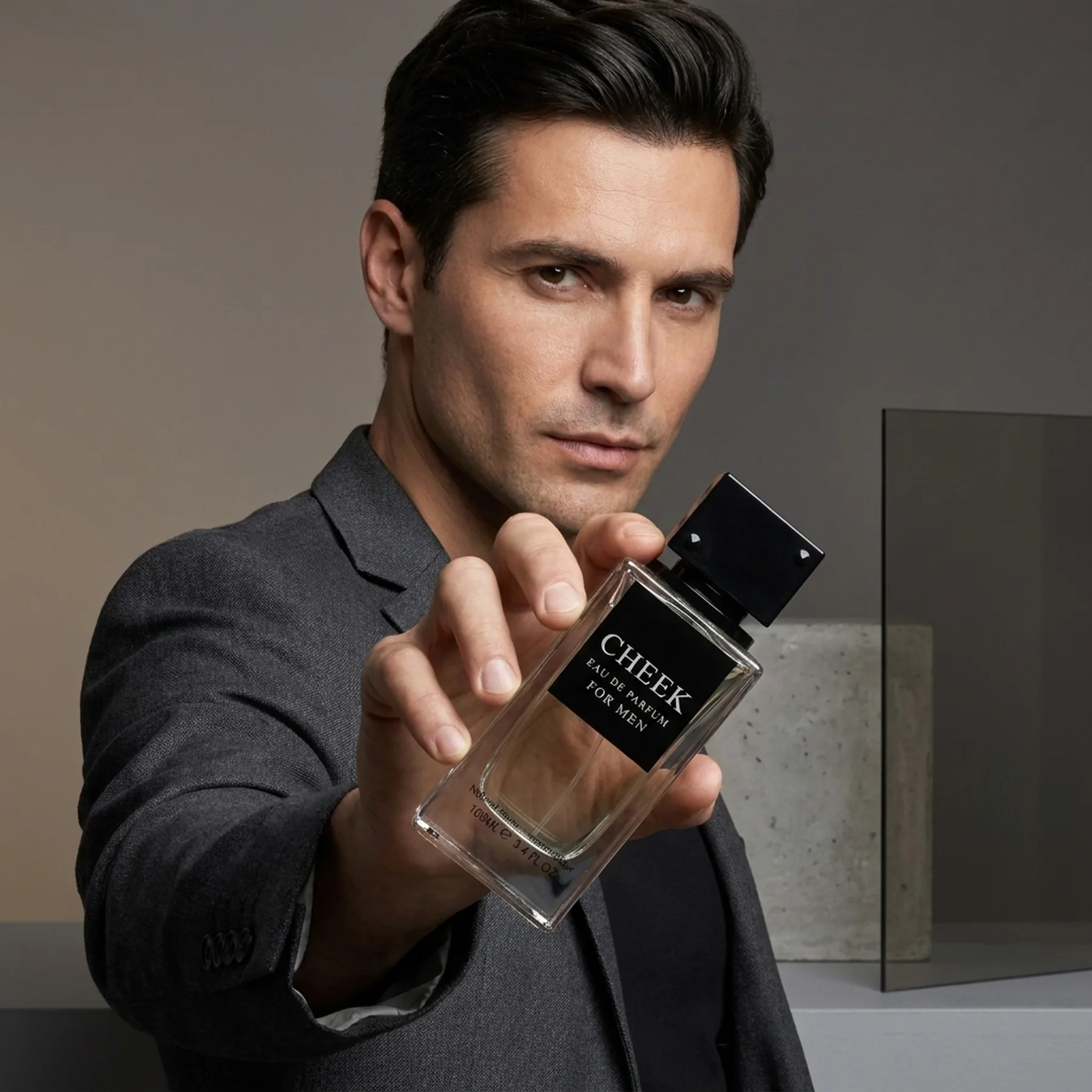 Парфюмированная вода для мужчин Fragrance World Cheek 100 мл