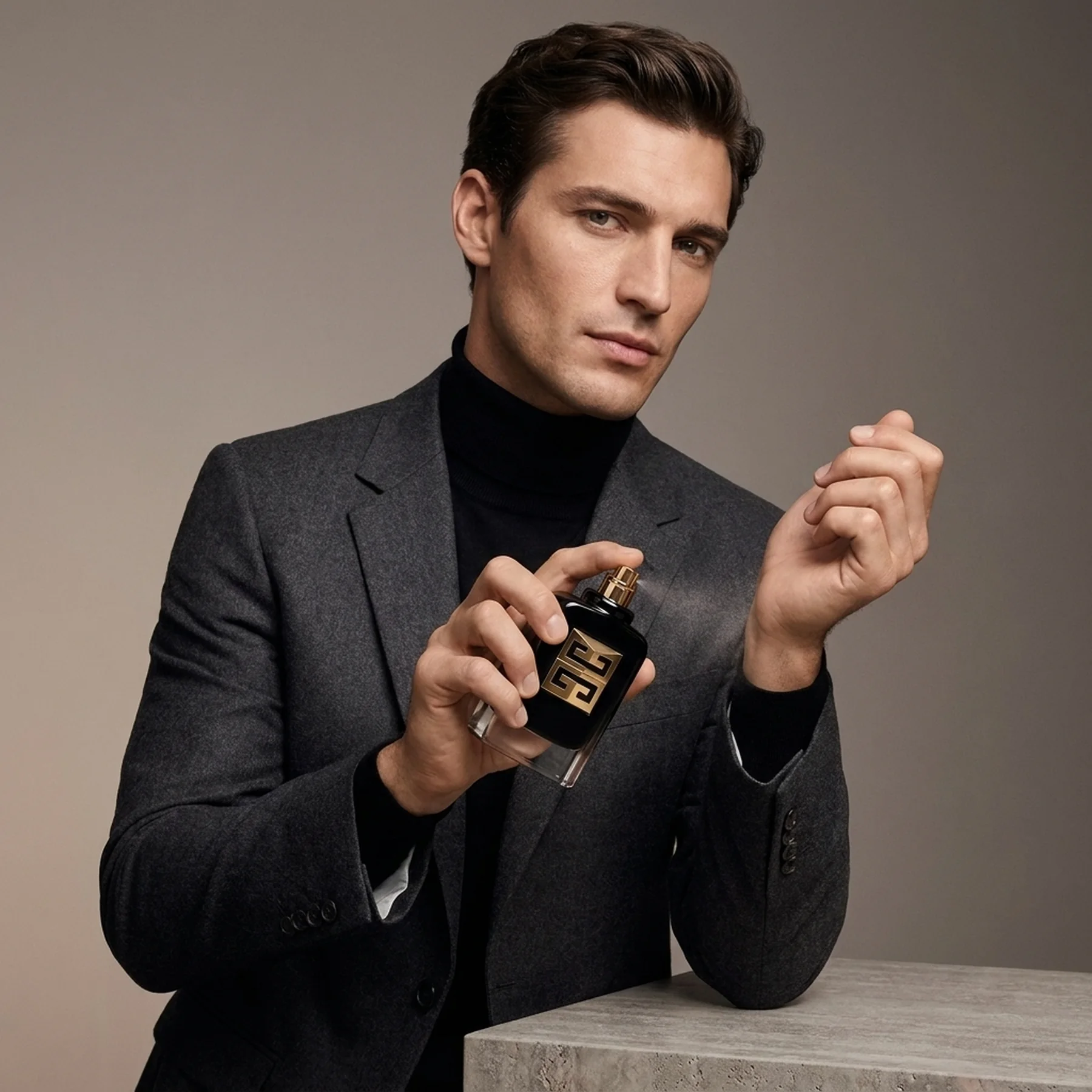 Парфюмированная вода для мужчин Givenchy Society Eau de Parfum Ambree 100 мл