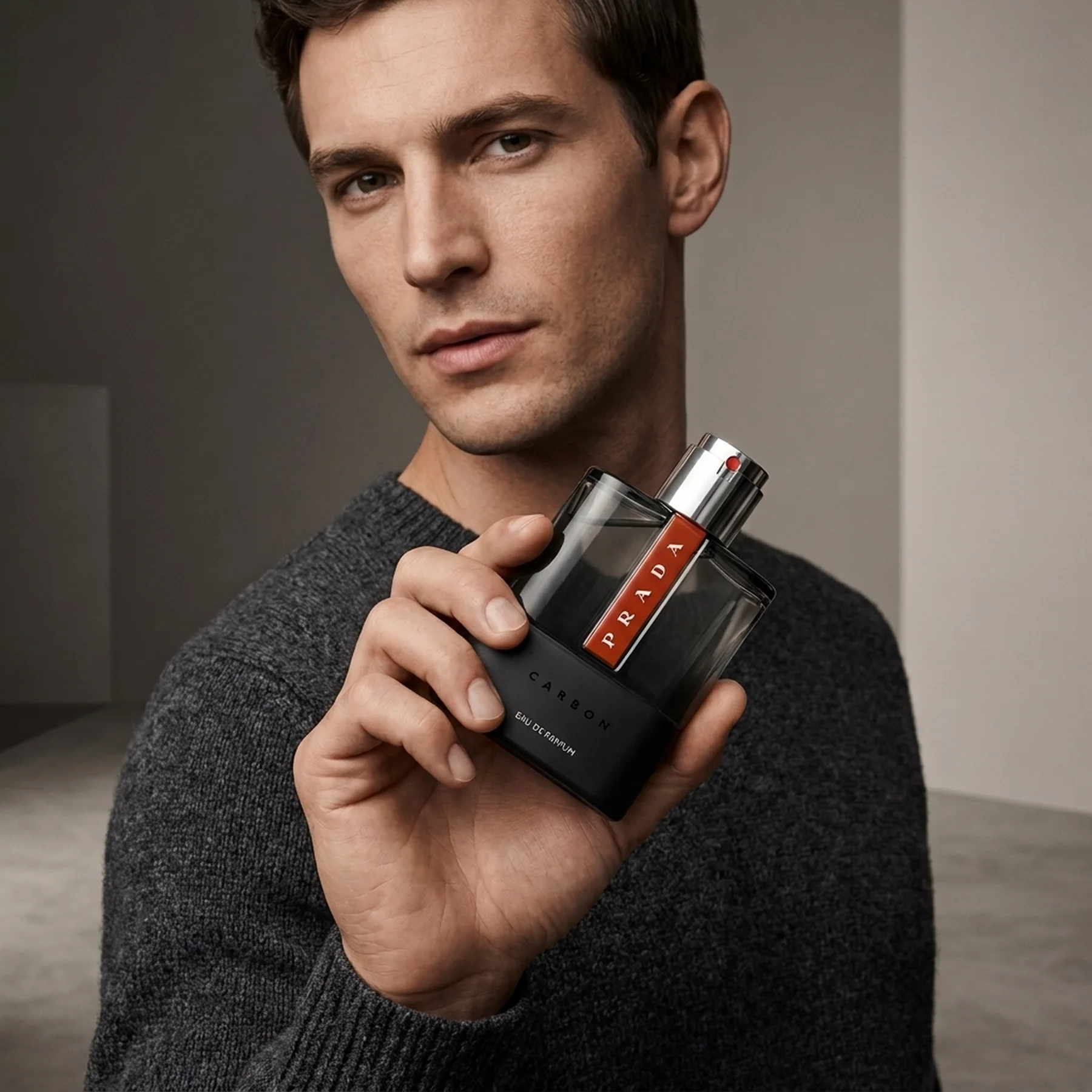 Парфюмированная вода для мужчин Prada Luna Rossa Carbon Eau de Parfum 50 мл
