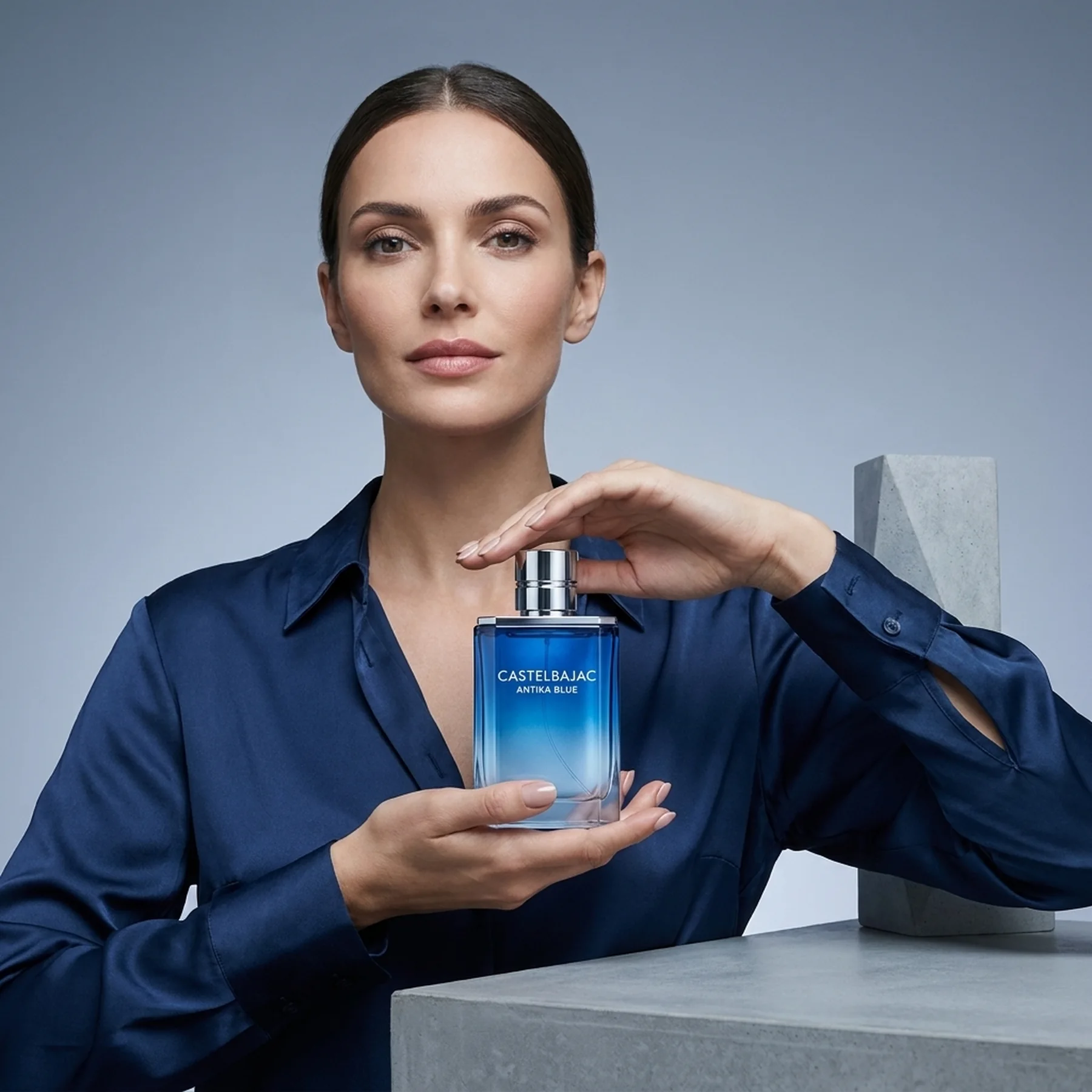 Парфюмированная вода для женщин Castelbajac Antika Blue 100 мл