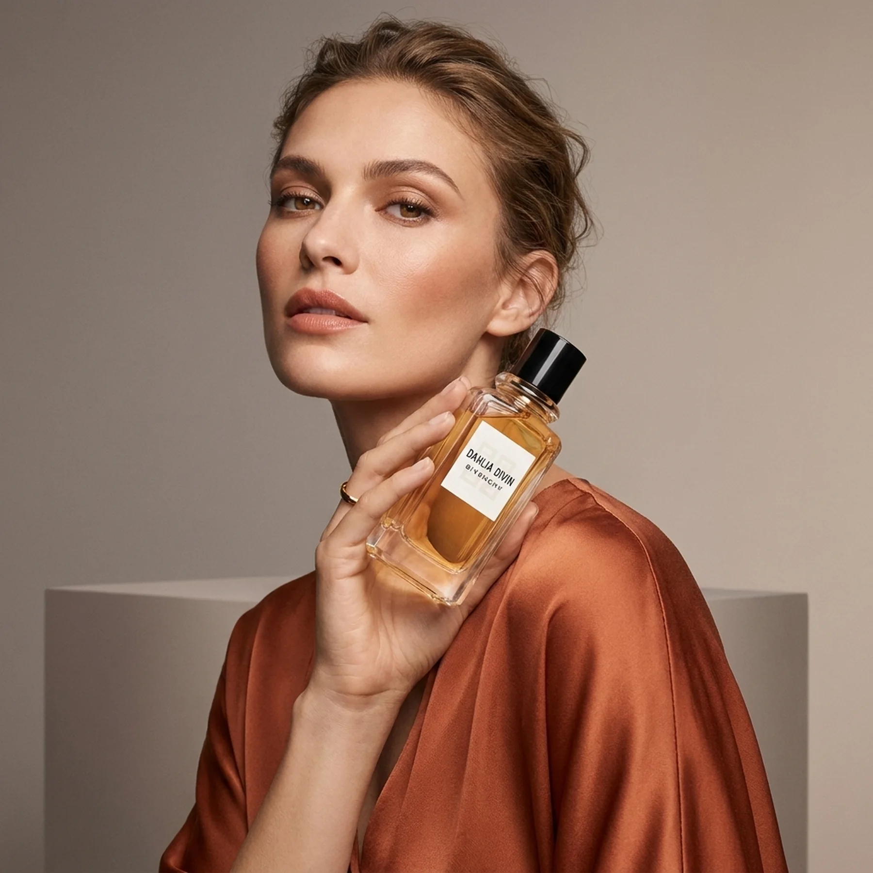 Парфюмированная вода для женщин Givenchy Dahlia Divin Eau De Parfum 100 мл