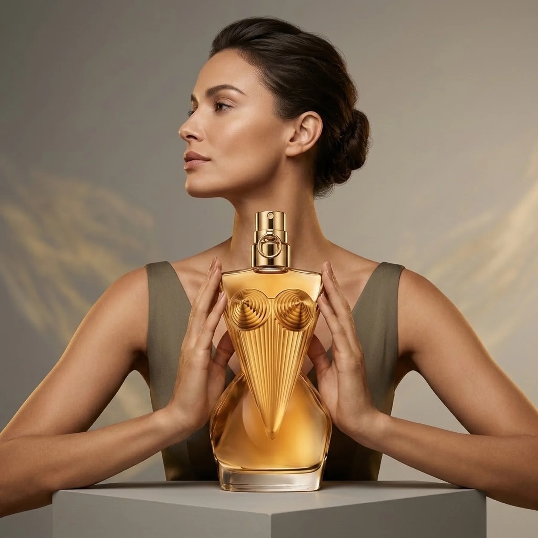 Парфюмированная вода для женщин Jean Paul Gaultier Gaultier Divine Le Parfum 50 мл