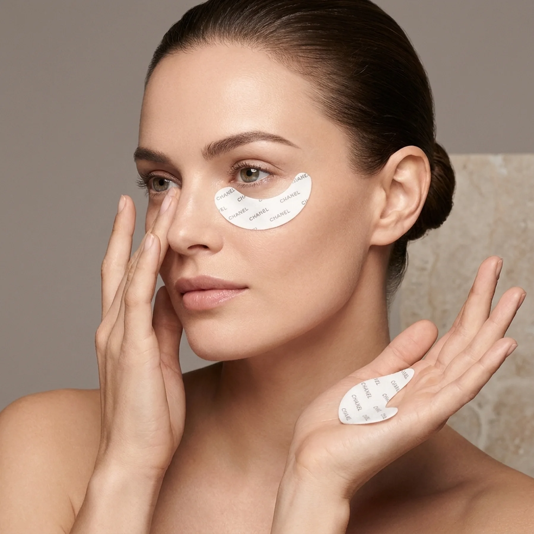 Патчи CHANEL Eye Patches - Smooths & Firms 10*2.5 мл