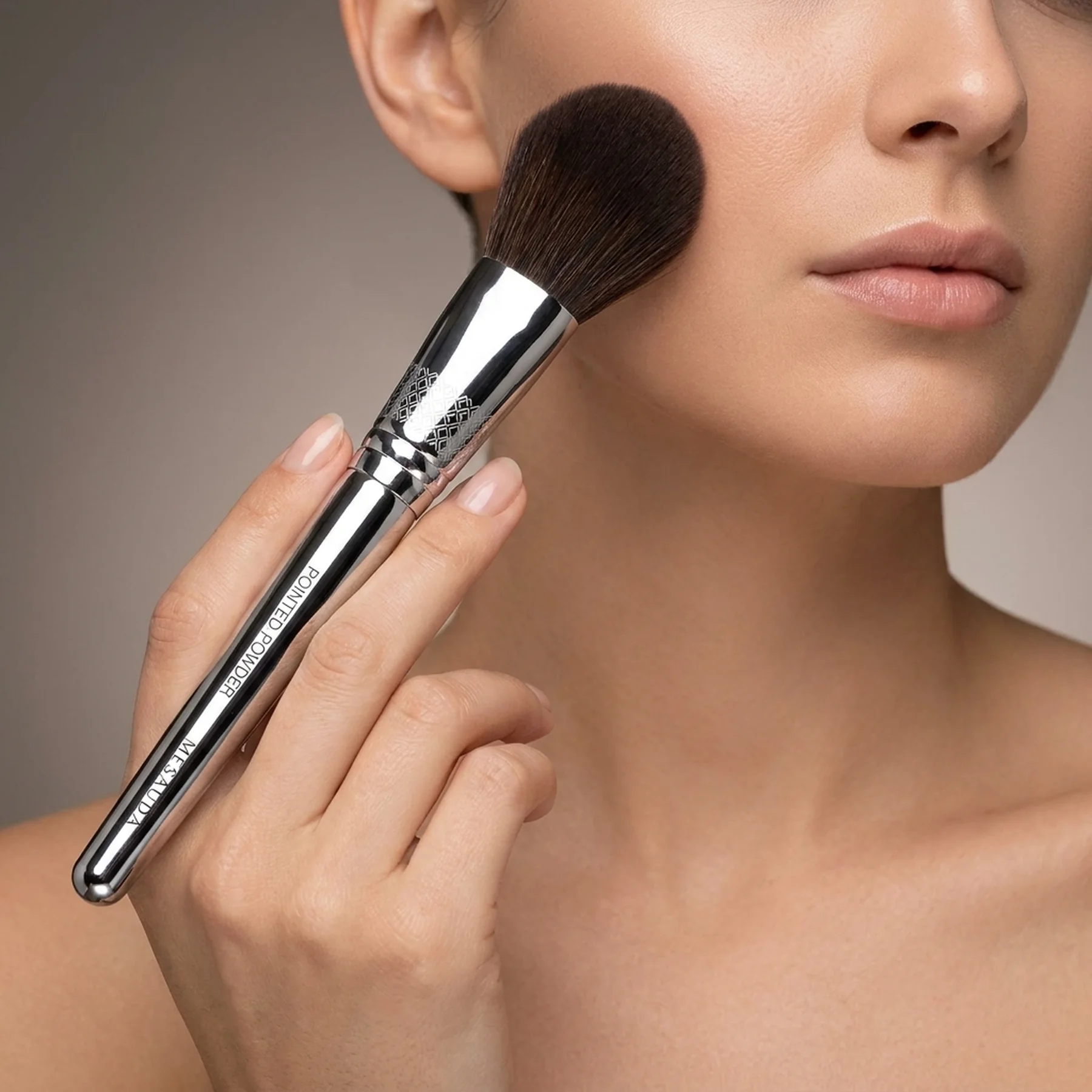 Кисть для пудры F06 MESAUDA F06 Pointed Powder Brush