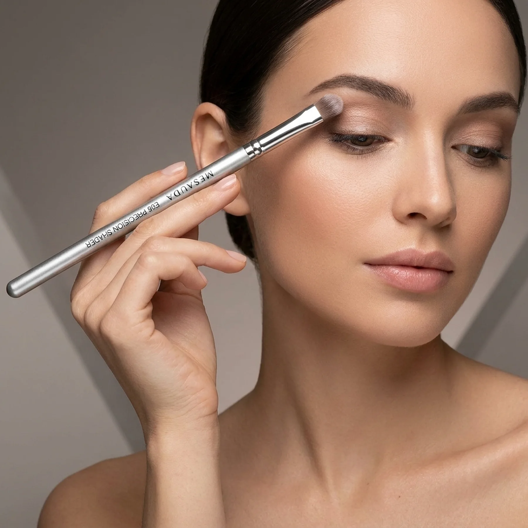 Кисть для растушевки теней и подводки, E06 MESAUDA E06 Precision Shader Brush