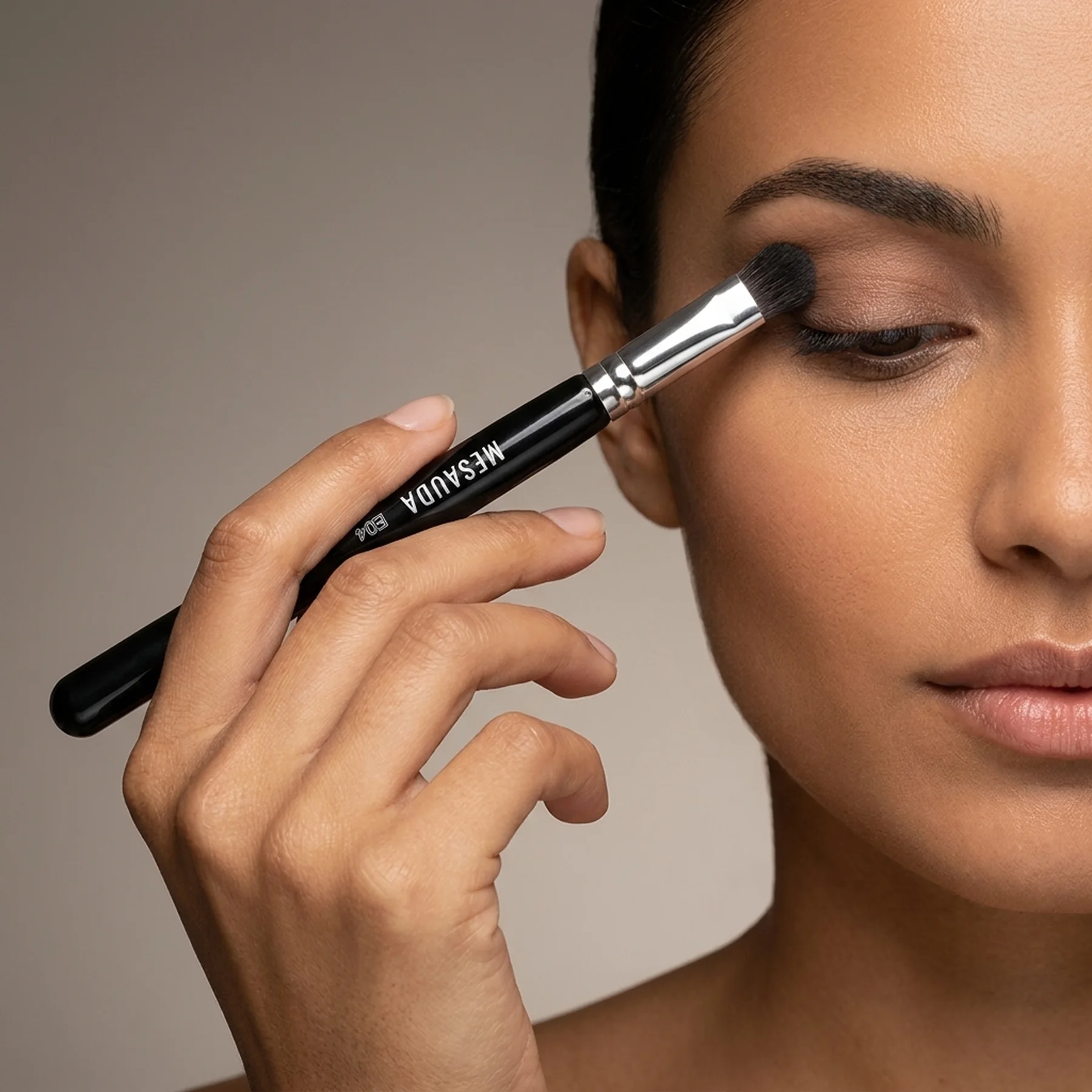 Кисть для теней MESAUDA Medium Eye Shading Brush E04 E04
