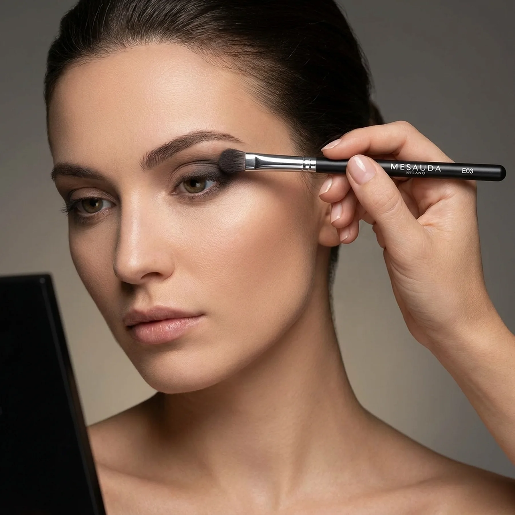 Кисть для теней профессиональная MESAUDA Large Eye Shader Brush Eyeshadow Large