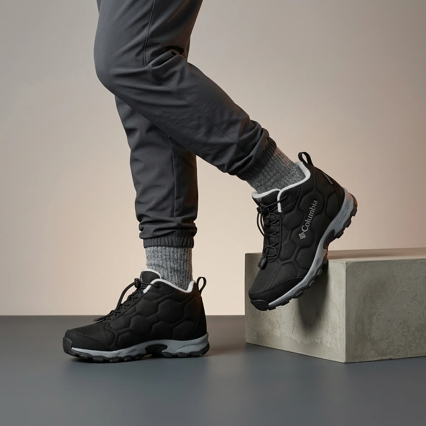 Підліткові черевики YOUTH FIRECAMP™ MID 2 WP 2099971010 Columbia 2 (33) Чорний