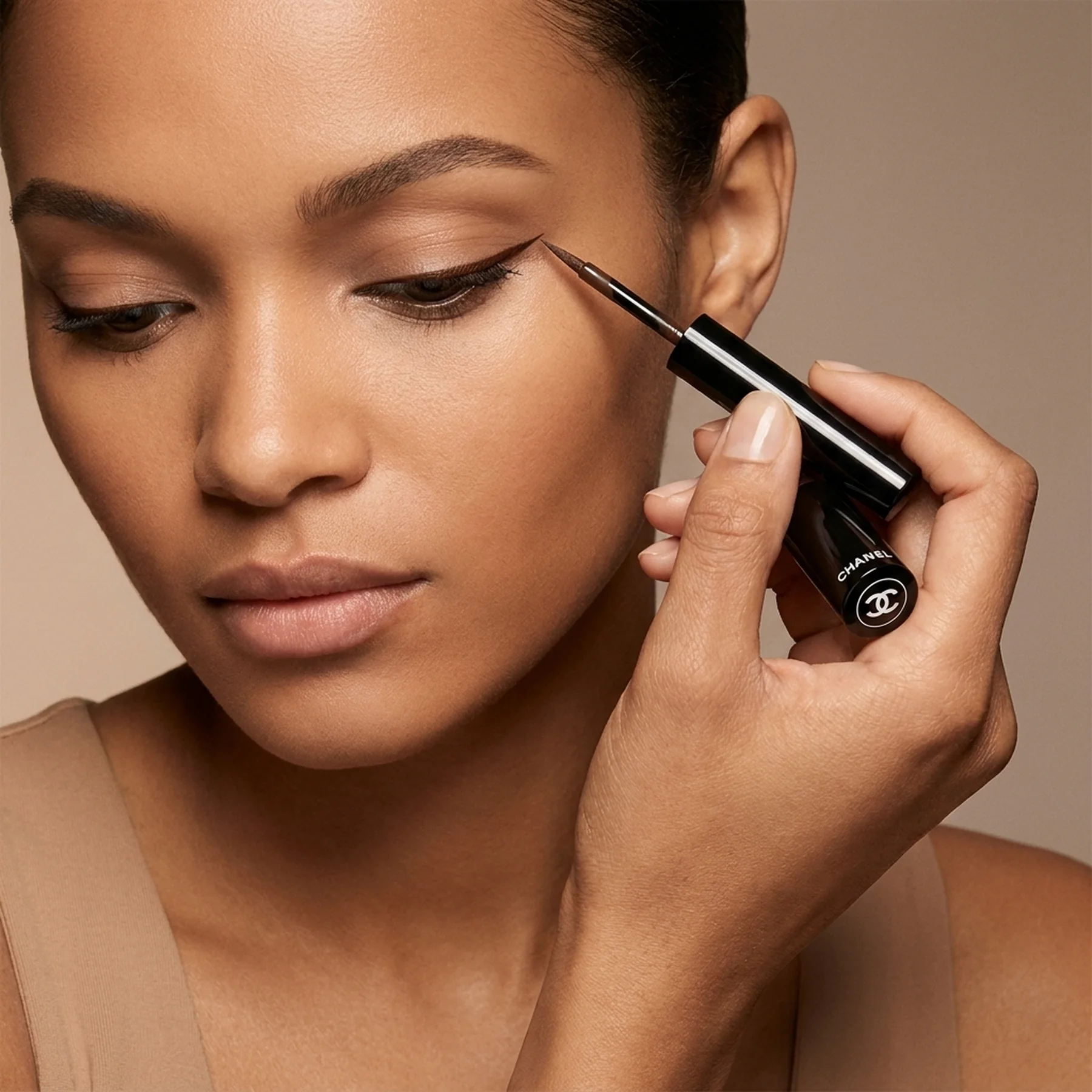Подводка для глаз CHANEL Le Liner De Chanel 2.5 мл 536 Brun Feu