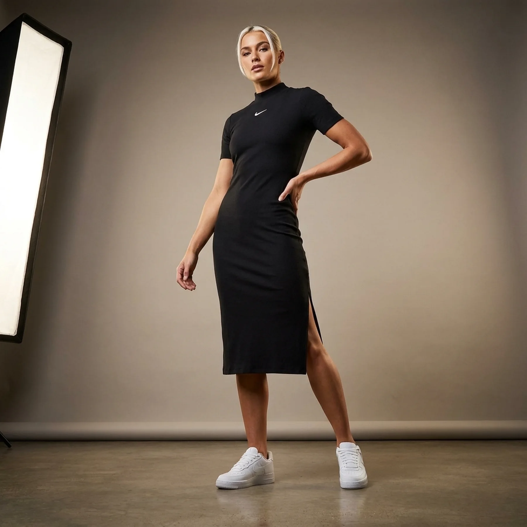 Плаття жіноче Nike Essntl Midi Dress (DV7878-010)