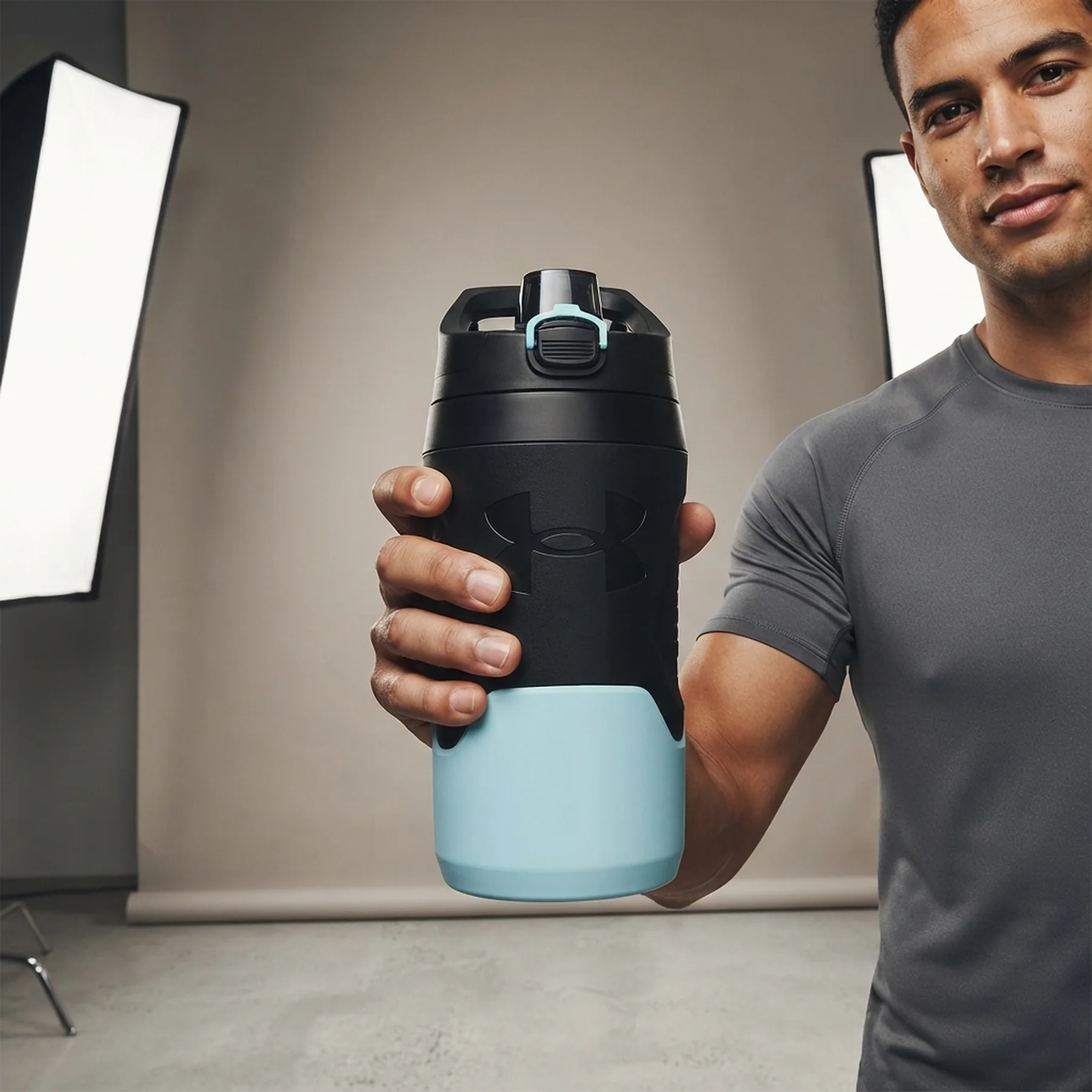 Пляшка для води Under Armour Playmaker Jug 32Oz (UA70890-BBL)