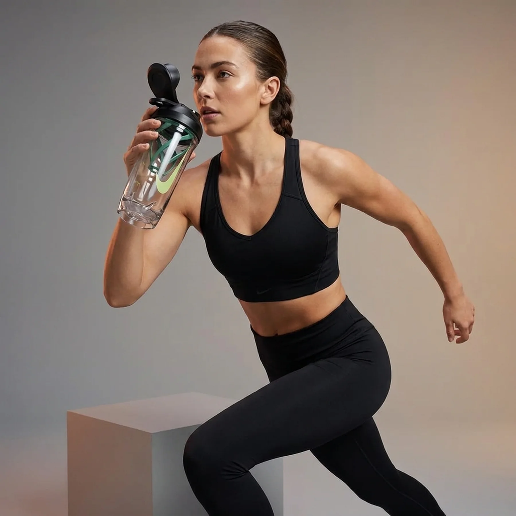 Пляшка Nike TR RECHARGE SHAKER BOTTLE 16 OZ прозорий, чорний, зелений, жовтий 470 мл
