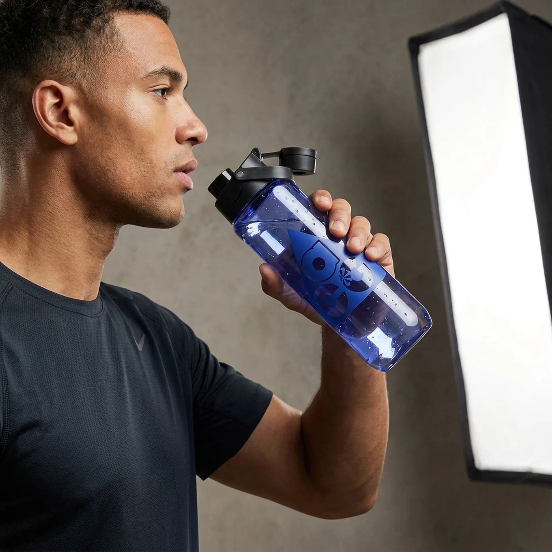 Пляшка Nike TR RENEW RECHARGE CHUG BOTTLE 24 OZ синій 709 мл