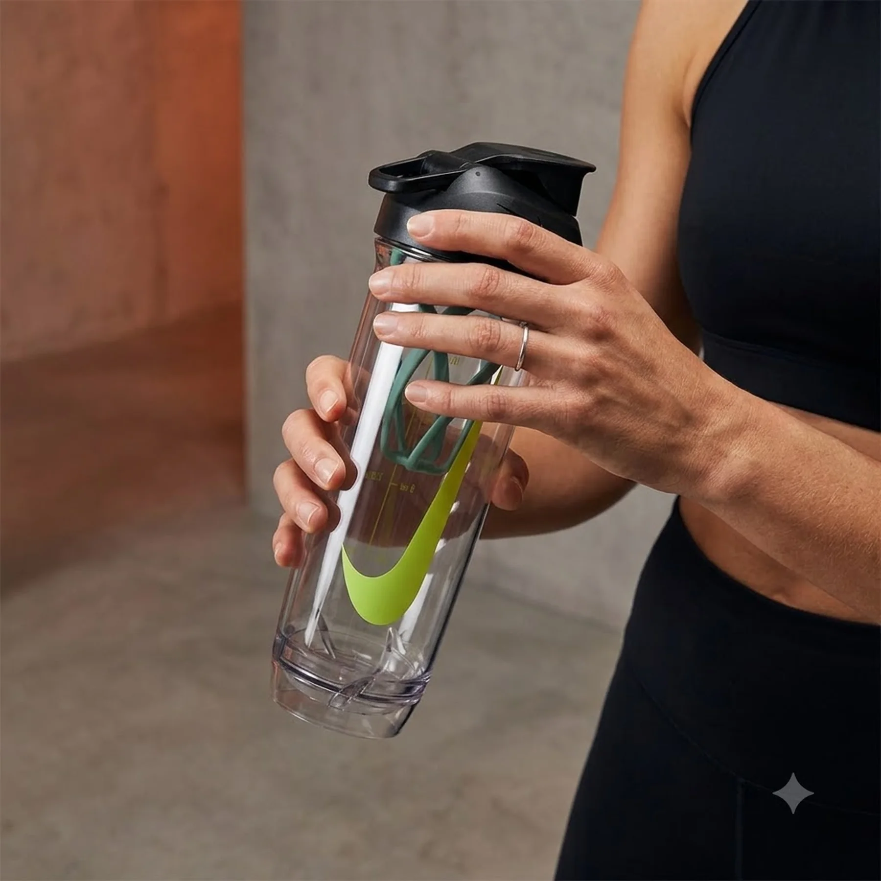 Пляшка Nike TR RECHARGE SHAKER BOTTLE 2.0 24 OZ жовтий, зелений, чорний 709 мл (N.101.0724.943.24)