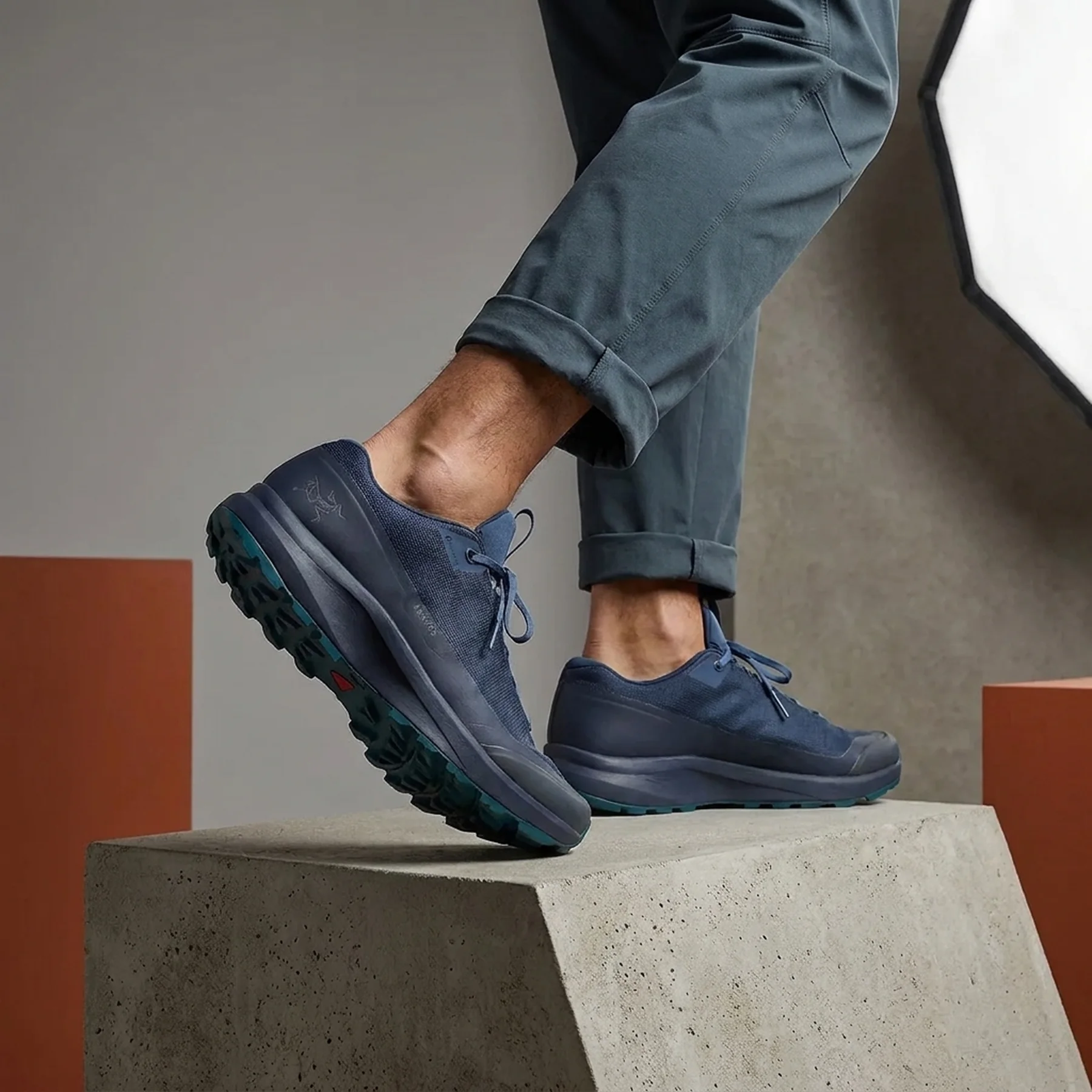 Похідні кросівки Arc'teryx Aerios GTX Dark Denim/Black Sapphire