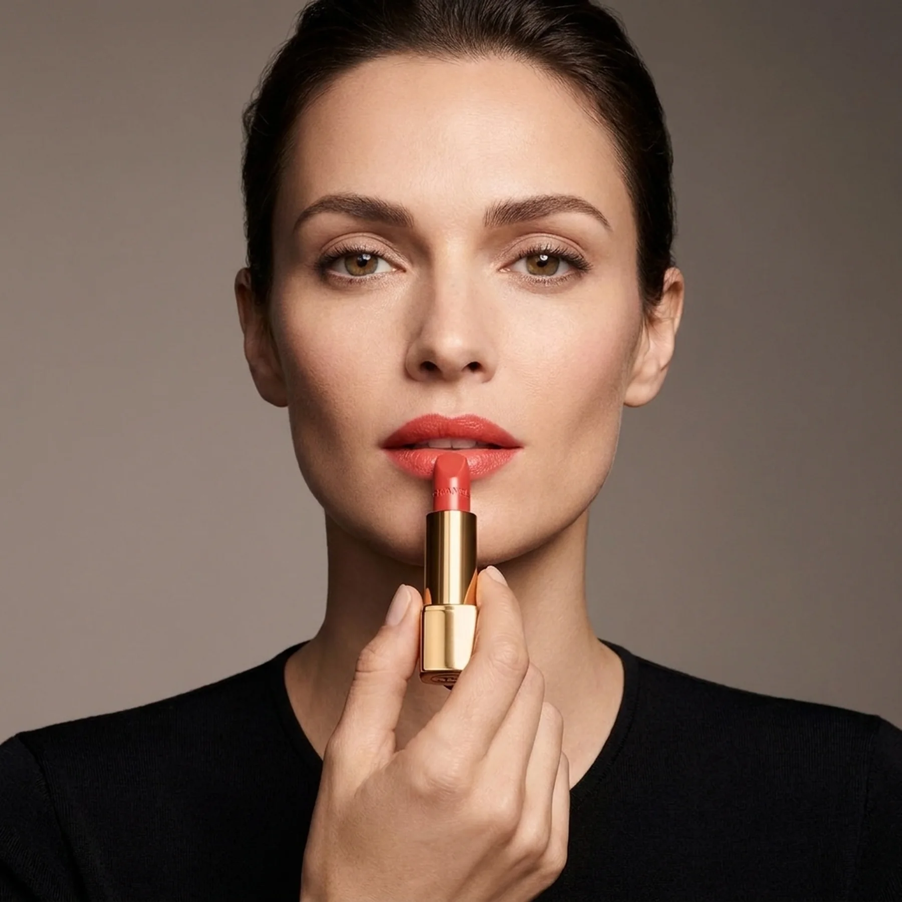 Помада для губ CHANEL Rouge Allure L'extrait Lipstick 2 г 937 Rouge Spectral