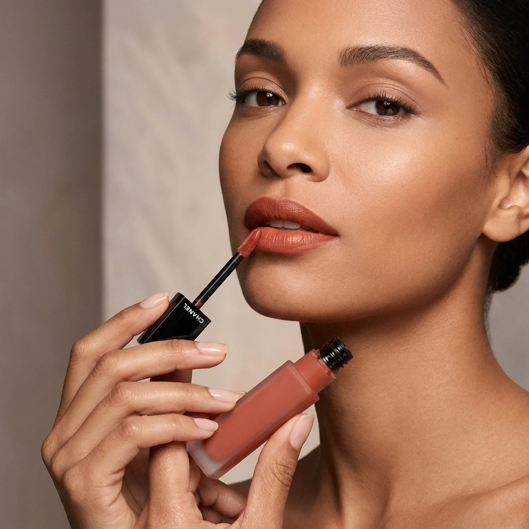Помада для губ CHANEL Rouge Allure Liquid Velvet 6 мл 228 FASCINANTE