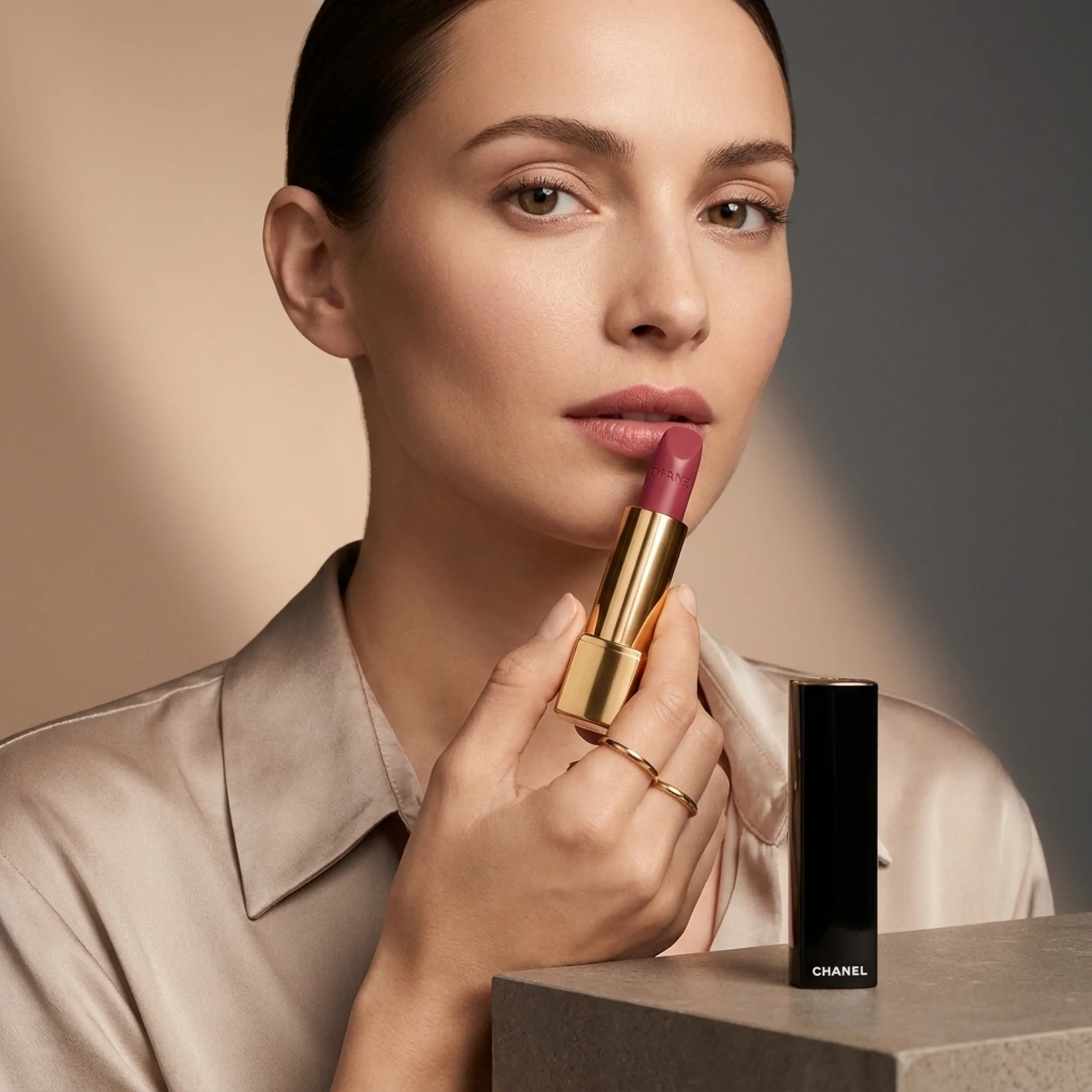 Помада для губ CHANEL Rouge Allure Velvet 3.5 мл 357 Irreverente