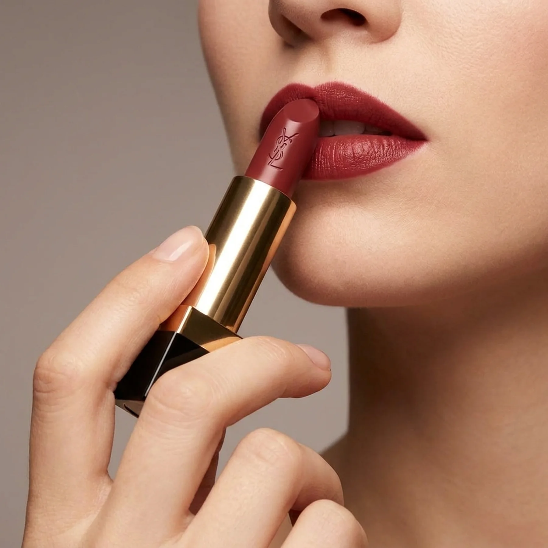 Помада для губ Yves Saint Laurent Rouge Pur Couture Satin Lipstick 3.8 мл O8 Bitten Brown