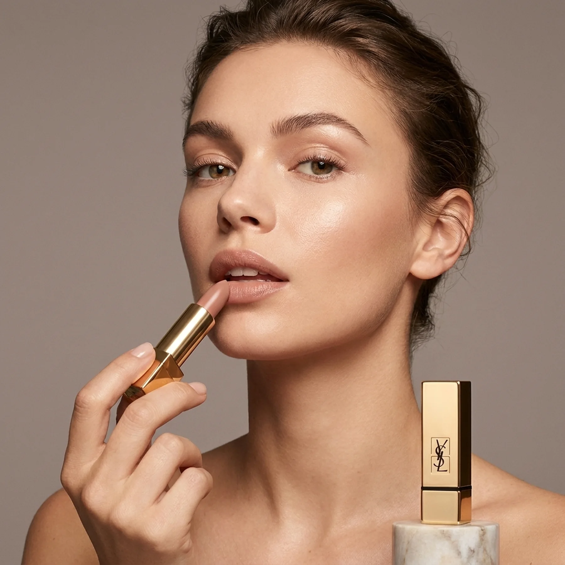 Помада для губ Yves Saint Laurent Rouge Pur Couture Satin Lipstick 3.8 мл N1 Beige Trench