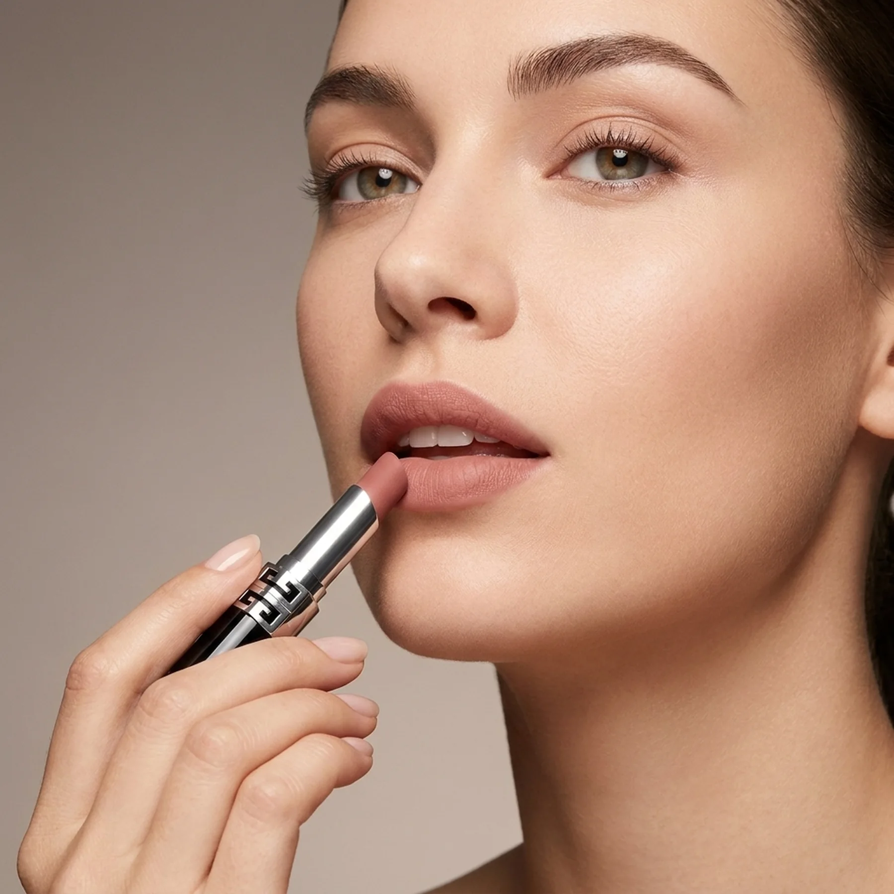 Помада Givenchy Le Rouge Velvet Matte Long-Lasting Lipstick 2.3 г N01 NUDE MOUSSELINE