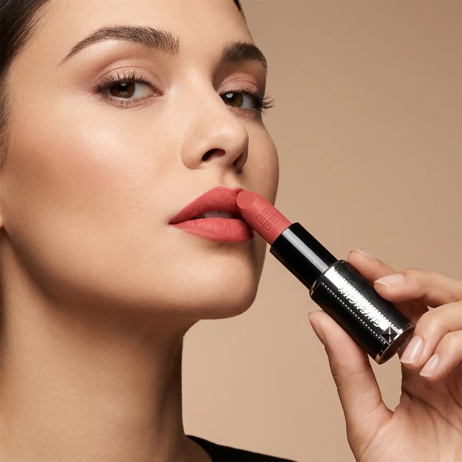 Помада Givenchy Le Rouge Velvet Matte Long-Lasting Lipstick 2.3 г N02 TAILORED NUDE